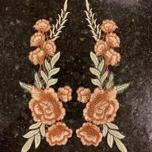 Floral SEW ON set Appliqué BROWN ROSES flowers vine rose EMBROIDERED Set of 2